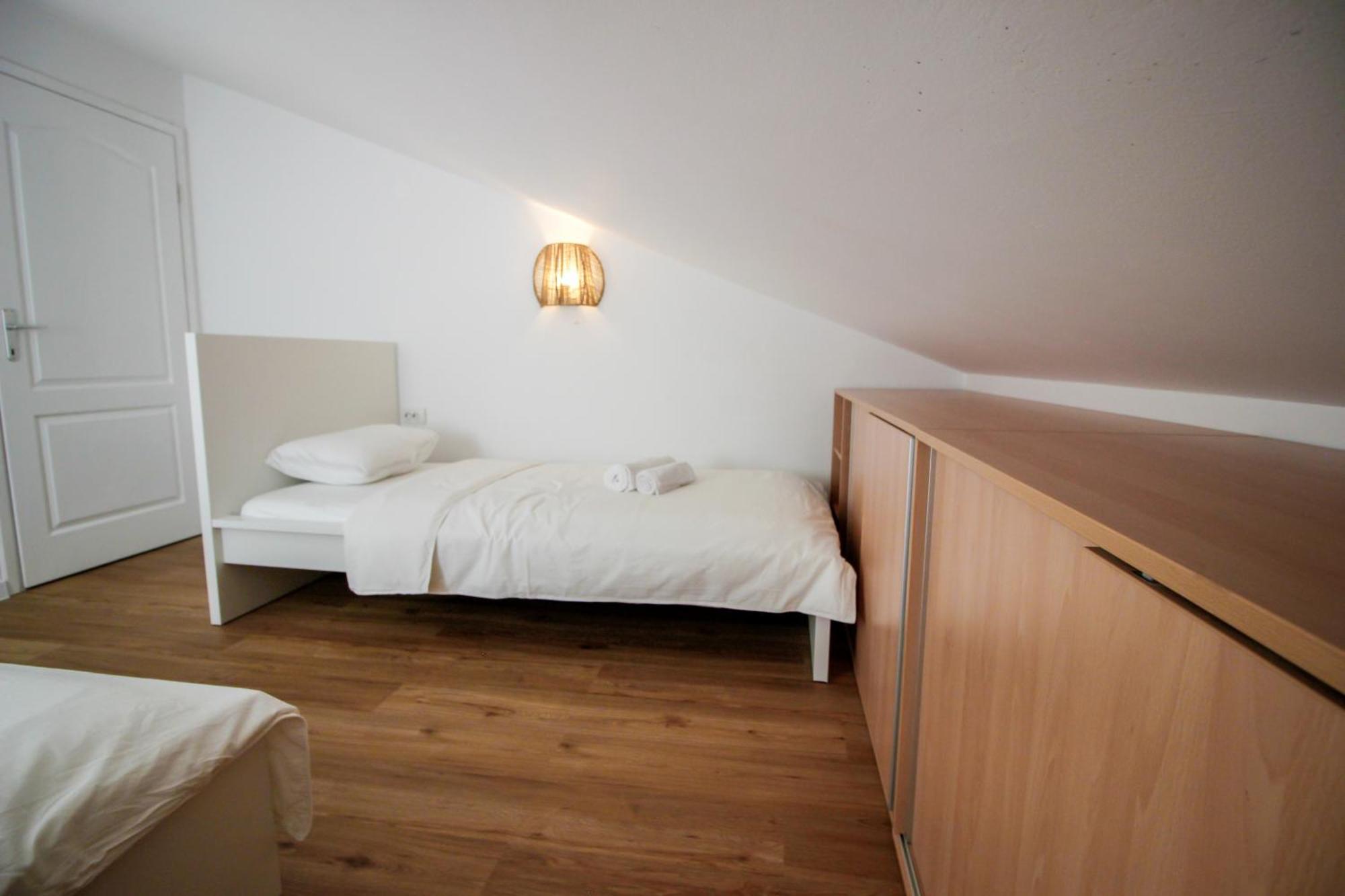 Apartment Castelmuschio Omisalj Bagian luar foto